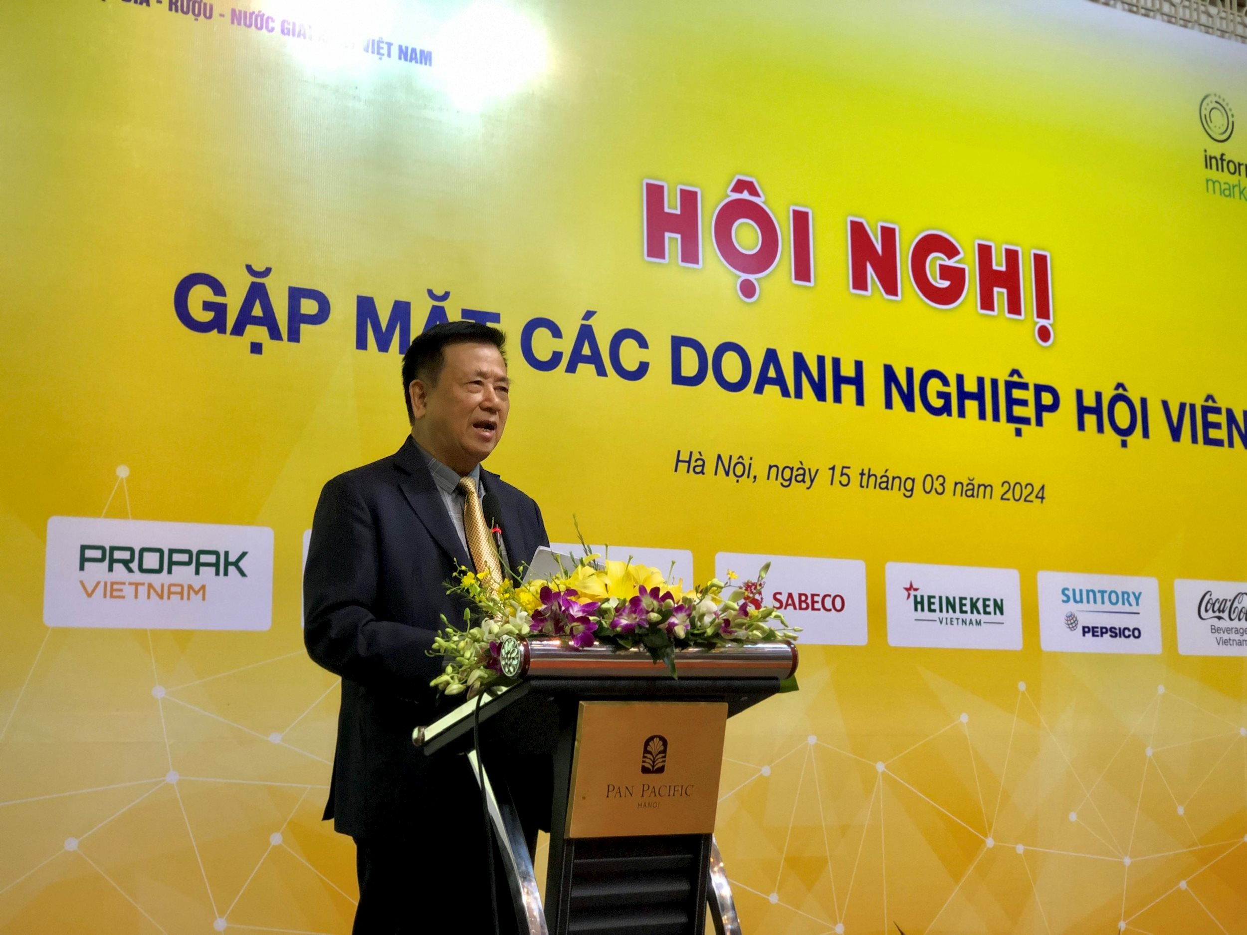 pgs.ts-nguyen-van-viet-chu-tich-vba-phat-bieu-khai-mac-hoi-nghi..jpg