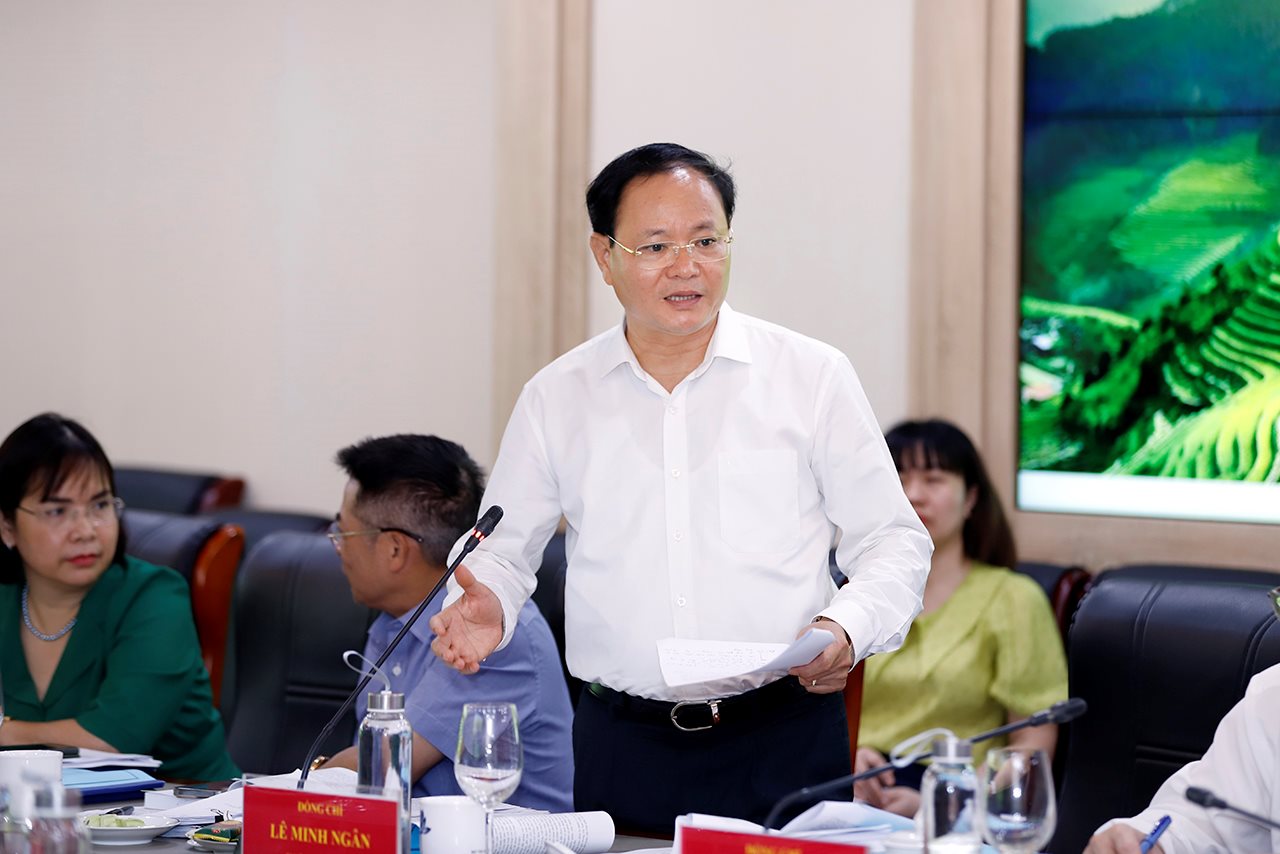 small_20240410-bcs-dang-nghe-bc-nghi-dinh-luat-dat-dai-5.jpg