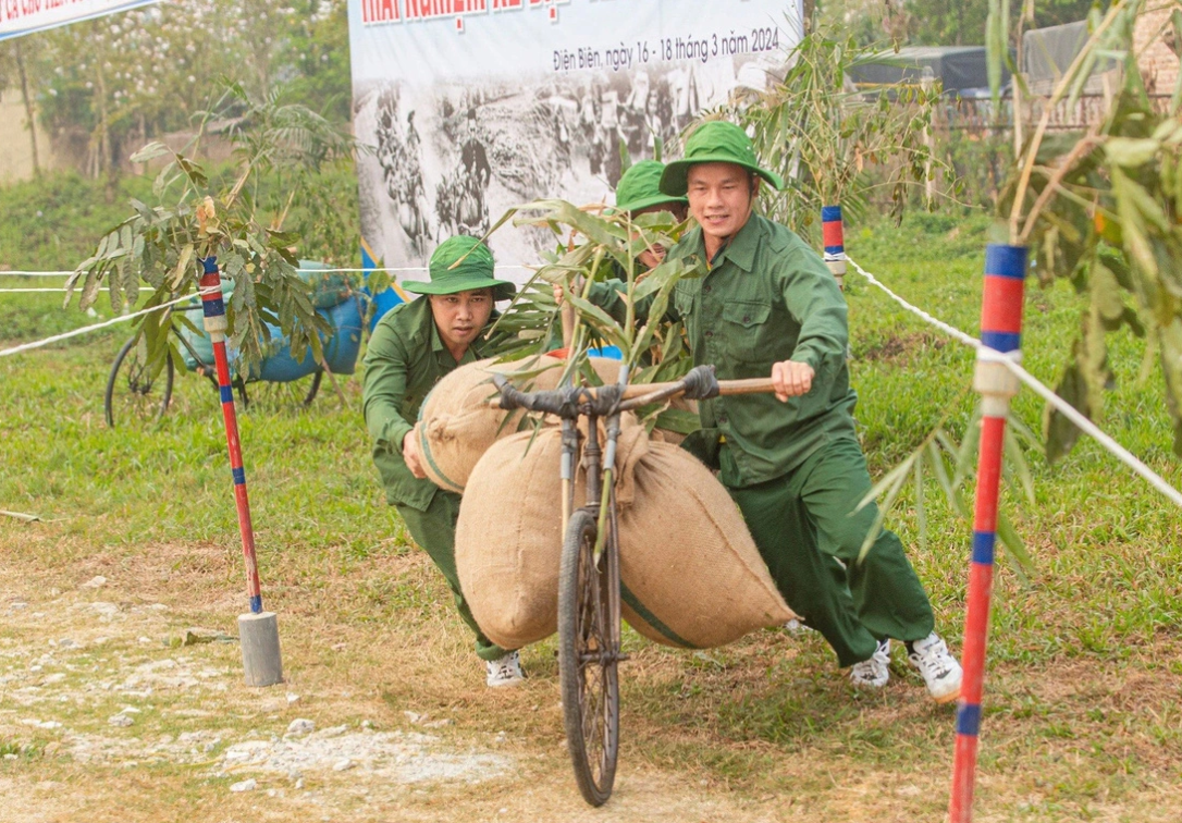 1.-tai-hien-hinh-anh-bo-doi-dan-quan-tho-gao-ra-chien-truong.png