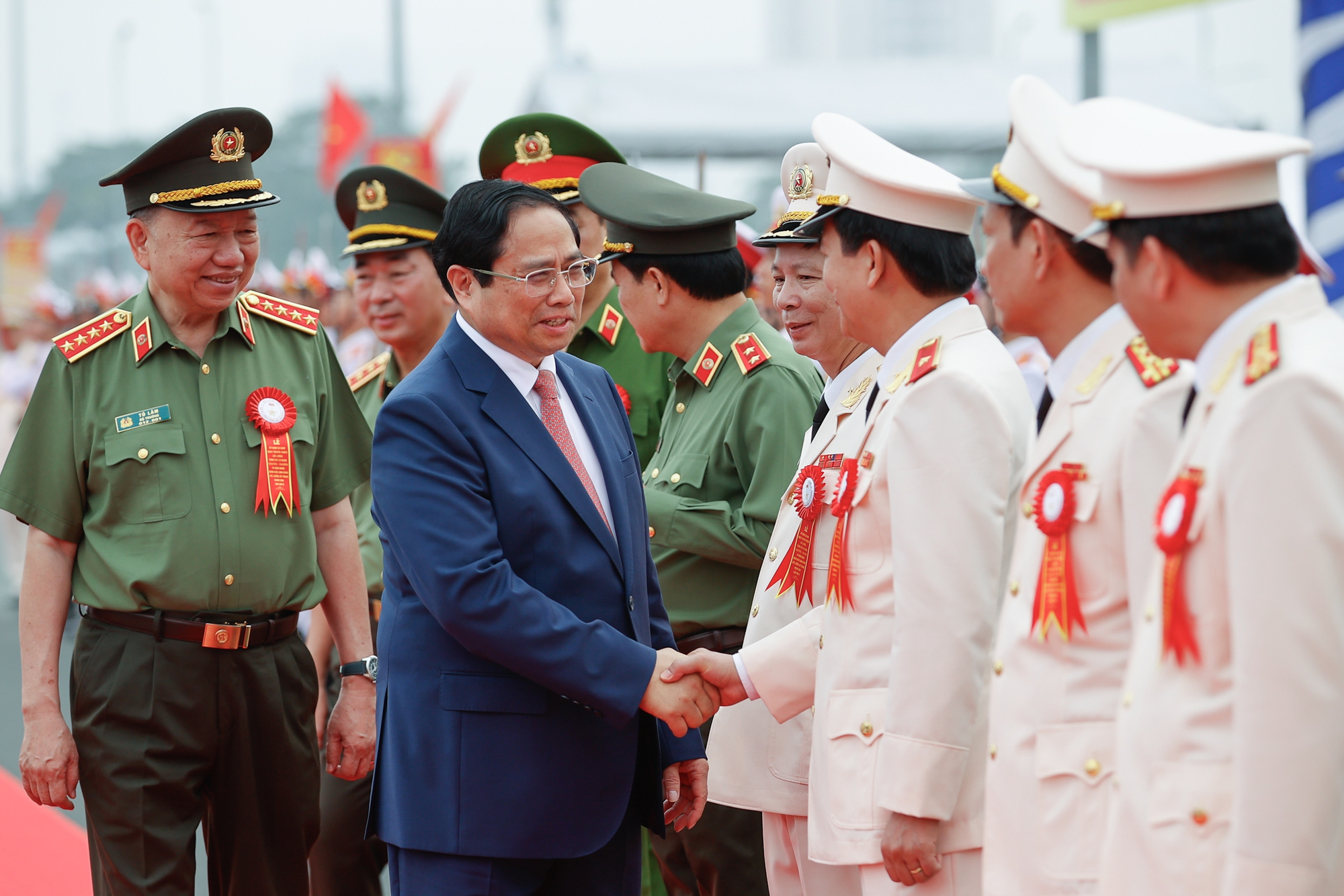 Thủ tướng: Xây dựng lực lượng Cảnh sát cơ động trong sạch, vững mạnh, chính quy, tinh nhuệ, tiến thẳng lên hiện đại- Ảnh 2. Thủ tướng: Xây dựng lực lượng Cảnh sát cơ động trong sạch, vững mạnh, chính quy, tinh nhuệ, tiến thẳng lên hiện đại- Ảnh 2.