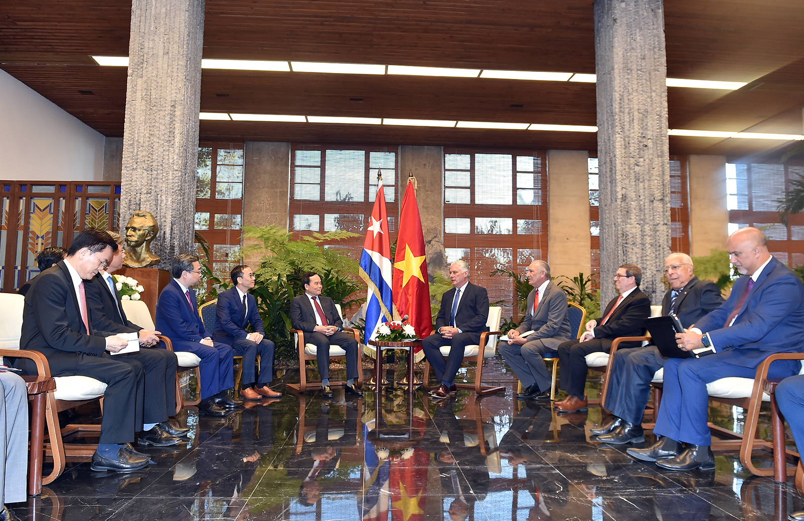 Đưa quan hệ Việt Nam-Cuba sang giai đoạn mới đồng hành cùng phát triển- Ảnh 2. Đưa quan hệ Việt Nam-Cuba sang giai đoạn mới đồng hành cùng phát triển- Ảnh 2.
