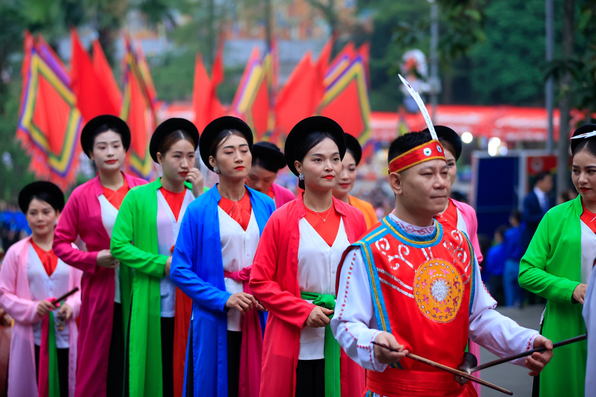 Thủ tướng Phạm Minh Chính dự lễ dâng hương ngày Giỗ Tổ Hùng Vương- Ảnh 10. Thủ tướng Phạm Minh Chính dự lễ dâng hương ngày Giỗ Tổ Hùng Vương- Ảnh 10.