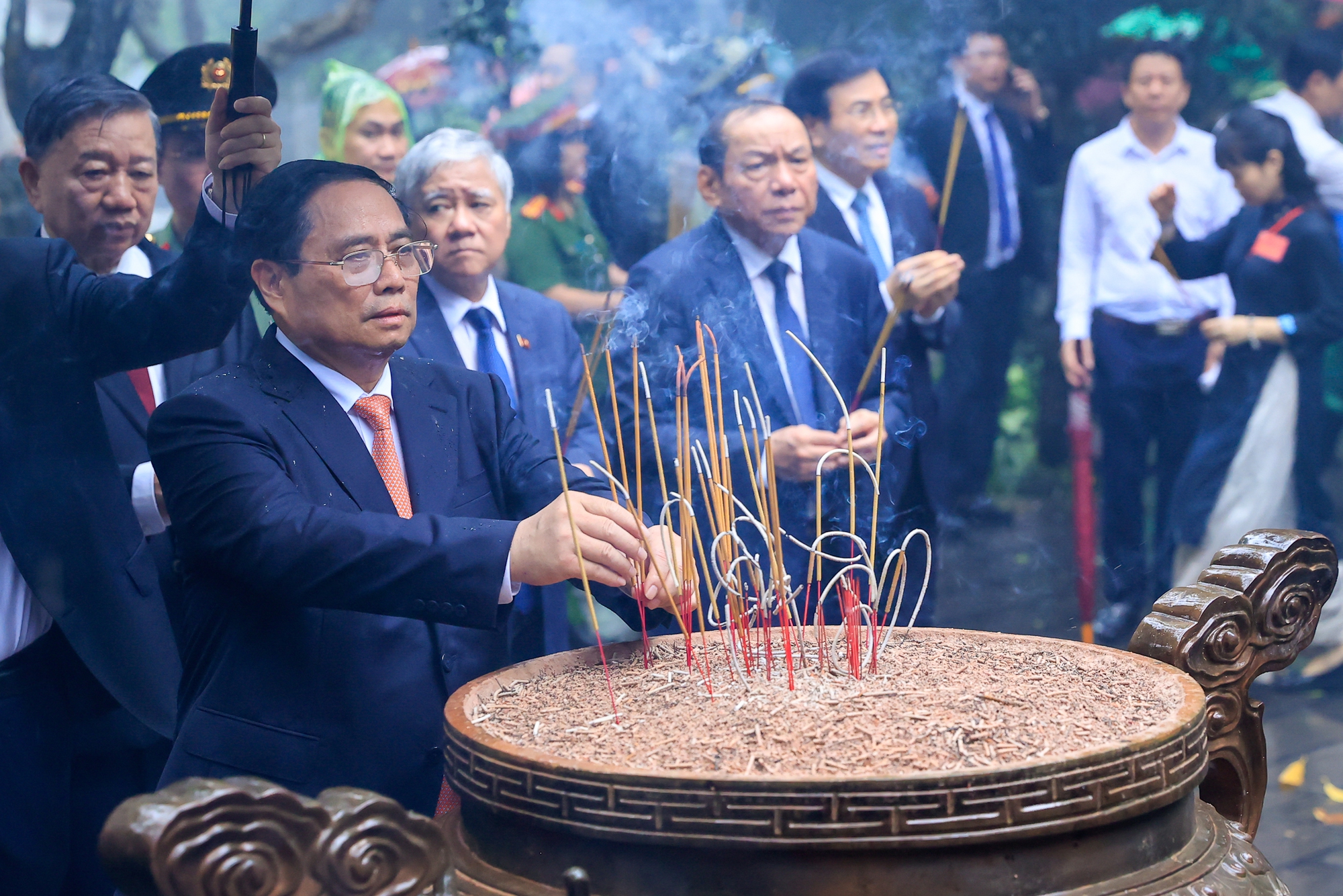Thủ tướng Phạm Minh Chính dự lễ dâng hương ngày Giỗ Tổ Hùng Vương- Ảnh 1. Thủ tướng Phạm Minh Chính dự lễ dâng hương ngày Giỗ Tổ Hùng Vương- Ảnh 1.