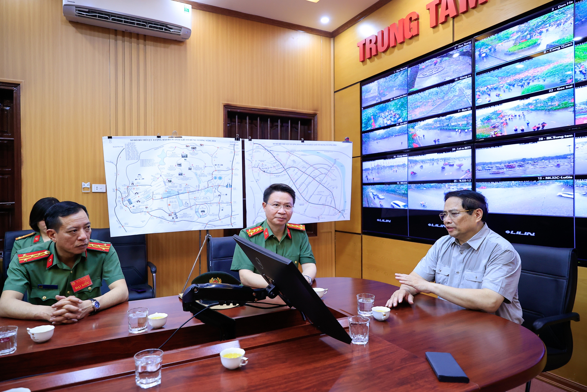 Thủ tướng làm việc với Công an Phú Thọ, thúc đẩy triển khai Đề án 06- Ảnh 1. Thủ tướng làm việc với Công an Phú Thọ, thúc đẩy triển khai Đề án 06- Ảnh 1.