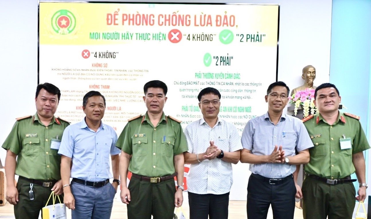 2-chuc-mung-phoi-hop20240418144736.jpg