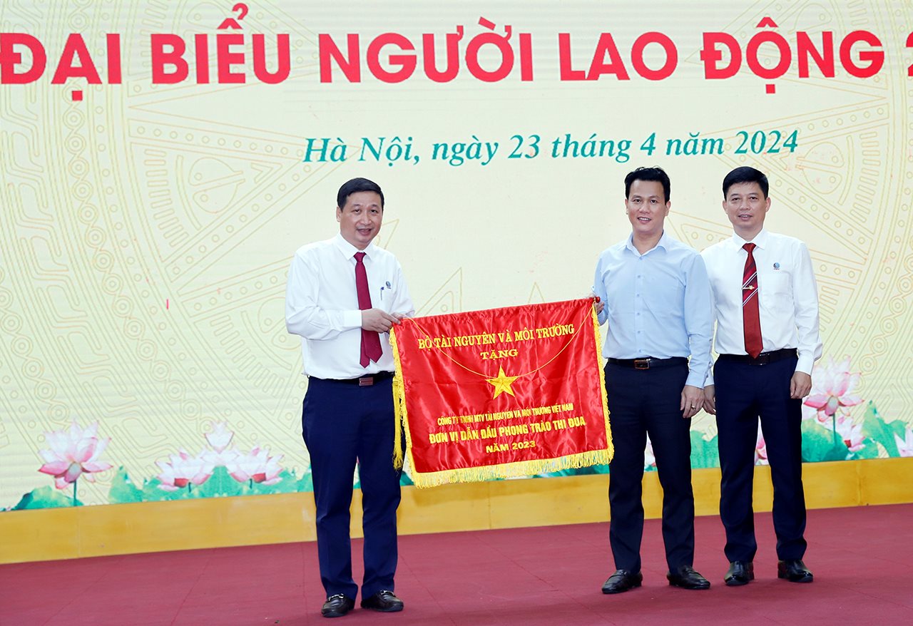 small_20240423-bo-truong-du-hn-dai-bieu-nld-cong-ty-tnmt-13.jpg