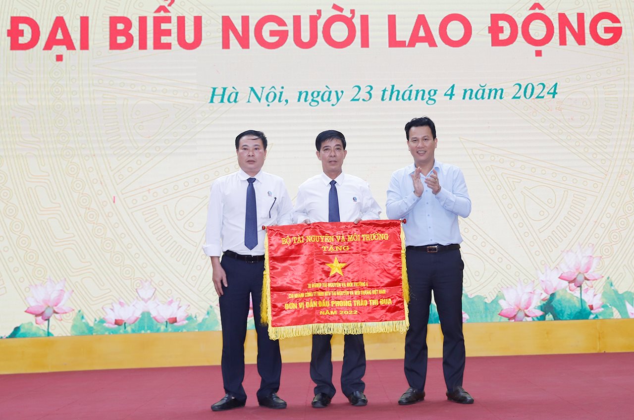 small_20240423-bo-truong-du-hn-dai-bieu-nld-cong-ty-tnmt-15.jpg