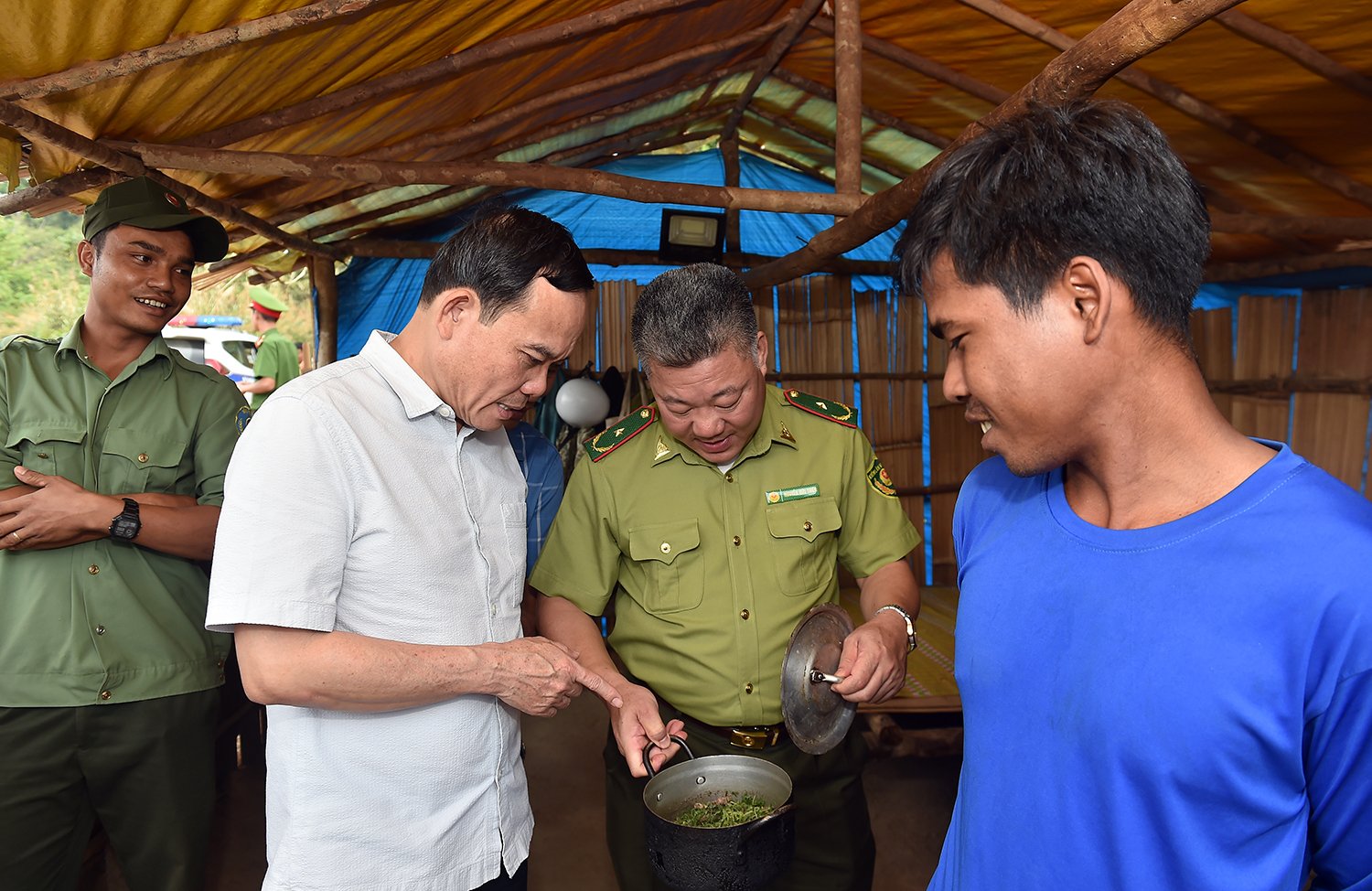 Phó Thủ tướng Trần Lưu Quang khảo sát công tác quản lý, bảo vệ, phòng cháy rừng tại Kon Tum- Ảnh 3. Phó Thủ tướng Trần Lưu Quang khảo sát công tác quản lý, bảo vệ, phòng cháy rừng tại Kon Tum- Ảnh 3.