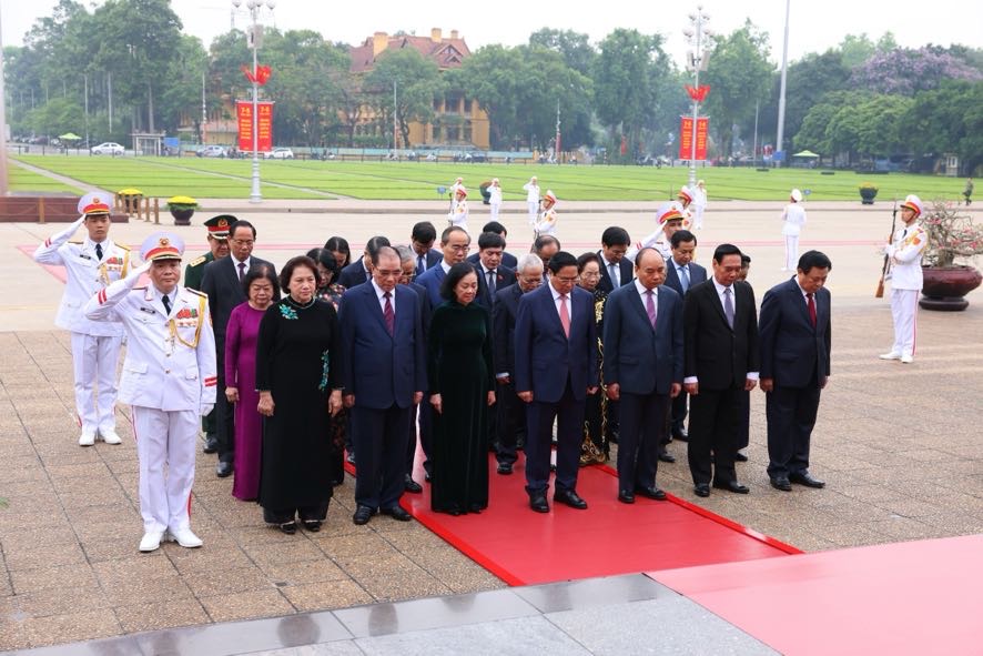 Lãnh đạo Đảng, Nhà nước vào Lăng viếng Chủ tịch Hồ Chí Minh- Ảnh 2. Lãnh đạo Đảng, Nhà nước vào Lăng viếng Chủ tịch Hồ Chí Minh- Ảnh 2.