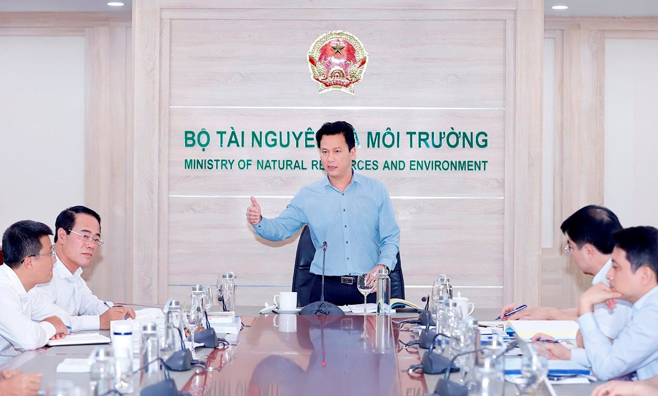 small_20240508-bo-truong-hop-carbon-1.jpg