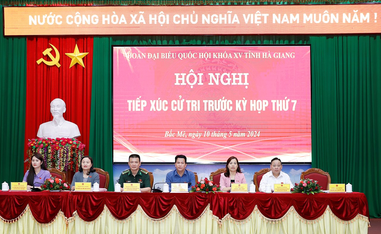 small_20240510-bo-truong-tiep-xuc-cu-tri-1.jpg