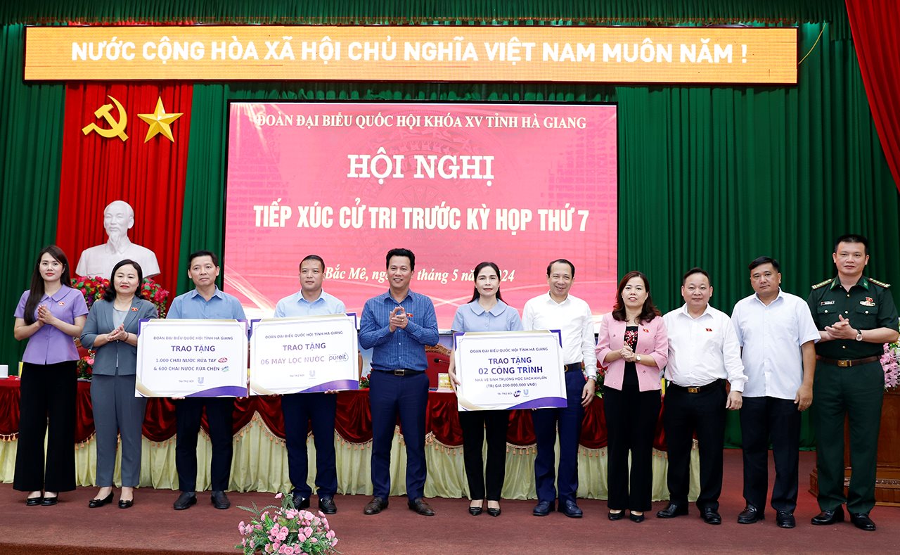 small_20240510-bo-truong-tiep-xuc-cu-tri-15.jpg
