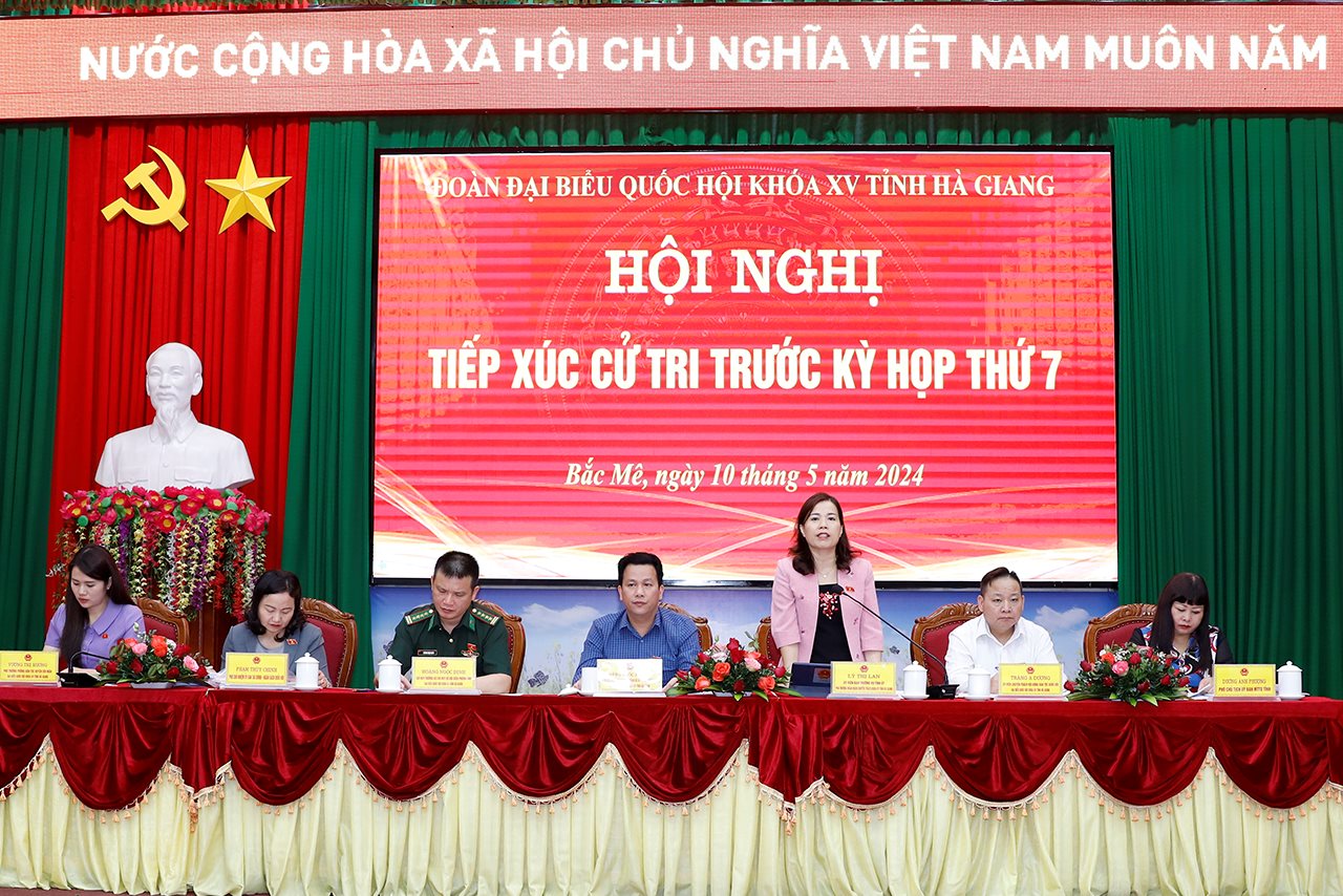 small_20240510-bo-truong-tiep-xuc-cu-tri-4.jpg