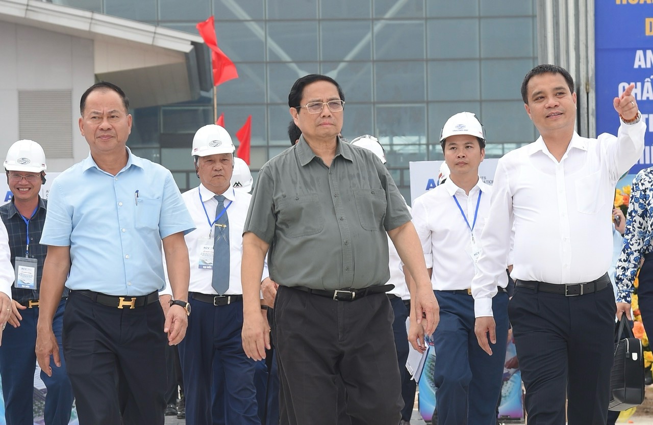 Thủ tướng phát lệnh khởi công mở rộng nhà ga T2 sân bay Nội Bài- Ảnh 4. Thủ tướng phát lệnh khởi công mở rộng nhà ga T2 sân bay Nội Bài- Ảnh 4.