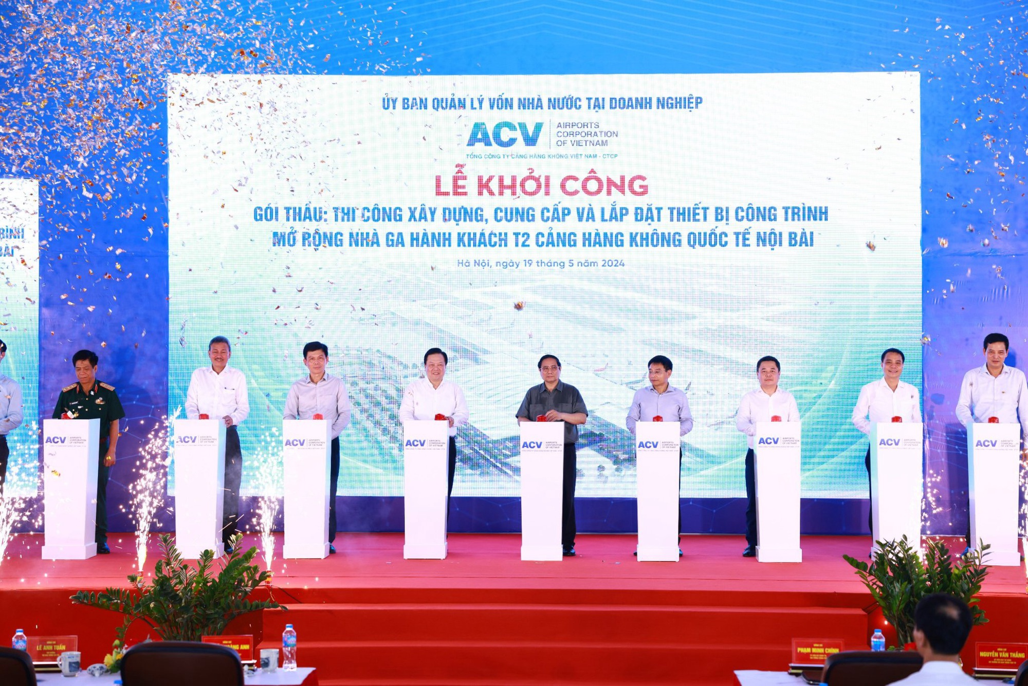 Thủ tướng phát lệnh khởi công mở rộng nhà ga T2 sân bay Nội Bài- Ảnh 2. Thủ tướng phát lệnh khởi công mở rộng nhà ga T2 sân bay Nội Bài- Ảnh 2.