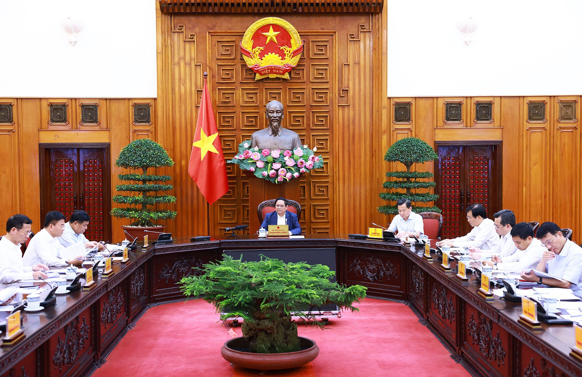 Thủ tướng chỉ đạo điều hành đồng bộ chính sách tài khóa, chính sách tiền tệ, thị trường vàng, tỷ giá, lãi suất- Ảnh 1. Thủ tướng chỉ đạo điều hành đồng bộ chính sách tài khóa, chính sách tiền tệ, thị trường vàng, tỷ giá, lãi suất- Ảnh 1.