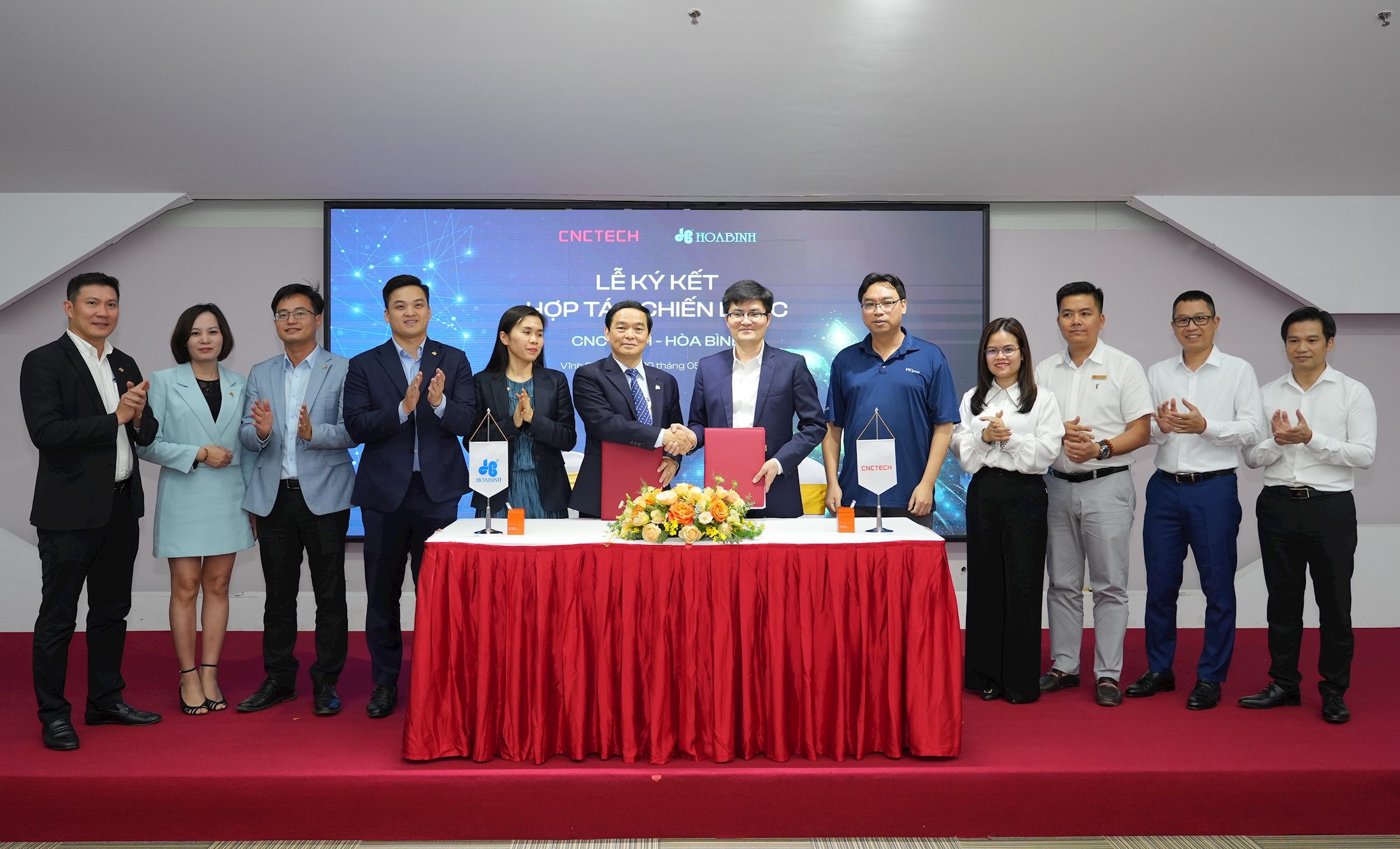 du-kien-tong-gia-tri-hop-dong-cnctech-giao-cho-hoa-binh-trong-giai-doan-2024-2028-len-toi-12.000-ty-dong..jpg