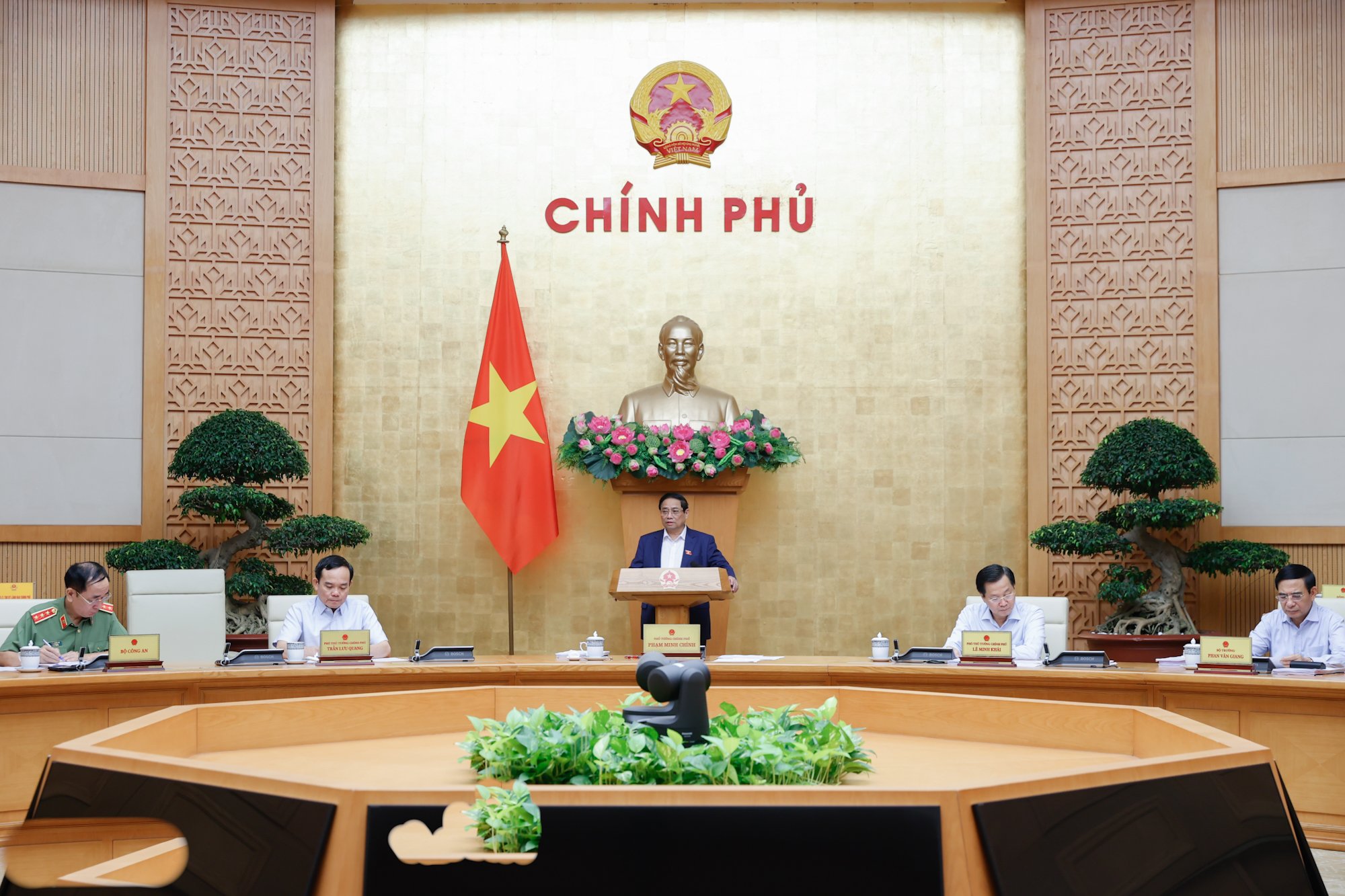 Thủ tướng Phạm Minh Chính: Ưu tiên cho tăng trưởng càng cao càng tốt, kiểm soát tốt lạm phát- Ảnh 2. Thủ tướng Phạm Minh Chính: Ưu tiên cho tăng trưởng càng cao càng tốt, kiểm soát tốt lạm phát- Ảnh 2.