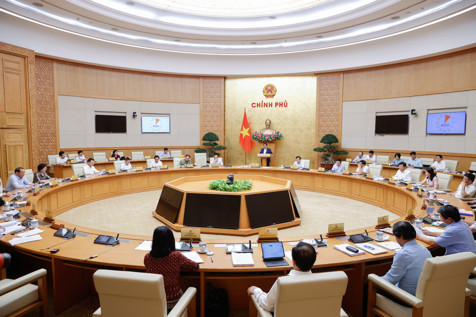 Thủ tướng Phạm Minh Chính: Ưu tiên cho tăng trưởng càng cao càng tốt, kiểm soát tốt lạm phát- Ảnh 3. Thủ tướng Phạm Minh Chính: Ưu tiên cho tăng trưởng càng cao càng tốt, kiểm soát tốt lạm phát- Ảnh 3.
