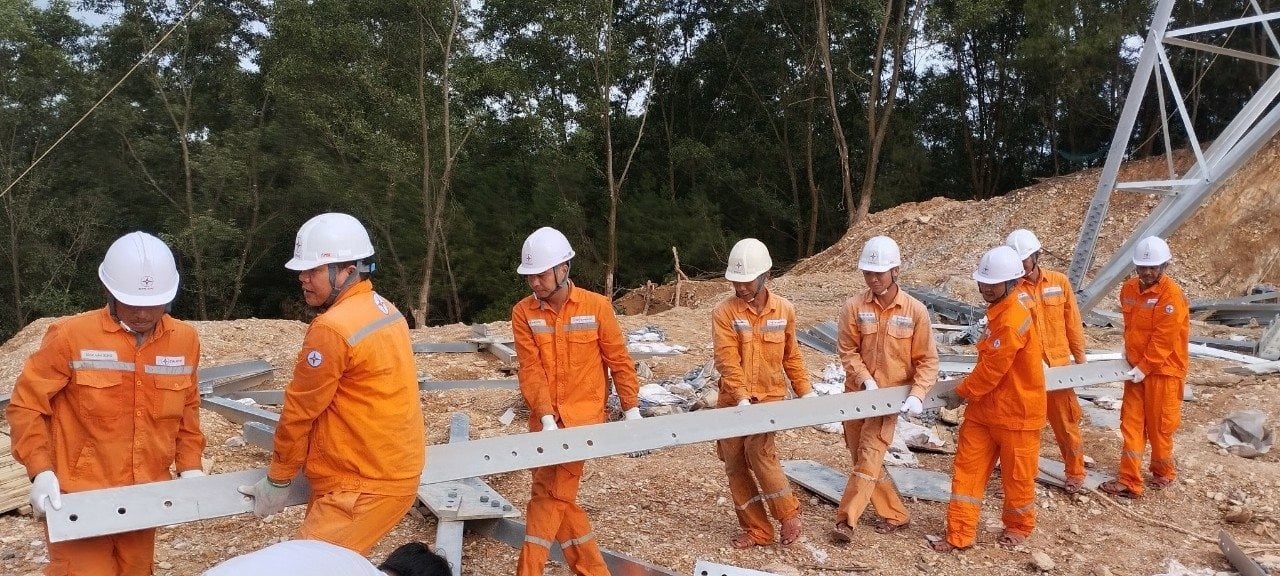 2doi-xung-kich-pc-thanh-hoa-dang-thuc-hien-thi-cong-du-an-duong-day-500kv-mach-3-tai-nghe-an.jpg
