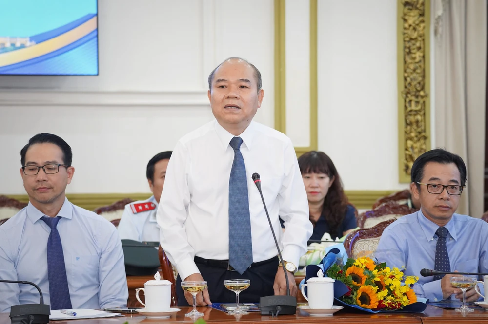 Tân Chánh Thanh tra TP.HCM Trần Văn Bảy cam kết giữ mình, luôn rèn luyện, nêu gương. Ảnh: THUẬN VĂN tran-van-bay-1.jpg