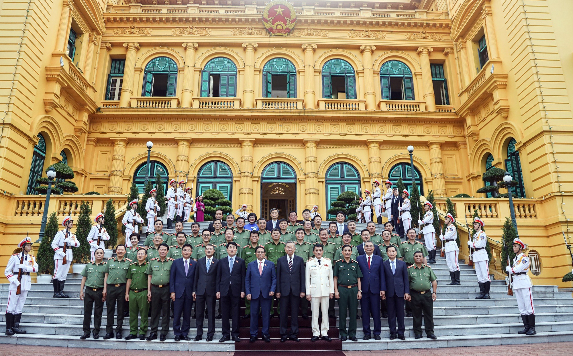 Chủ tịch nước trao Quyết định bổ nhiệm tân Phó Thủ tướng Chính phủ và Bộ trưởng Bộ Công an- Ảnh 6. Chủ tịch nước trao Quyết định bổ nhiệm tân Phó Thủ tướng Chính phủ và Bộ trưởng Bộ Công an- Ảnh 6.