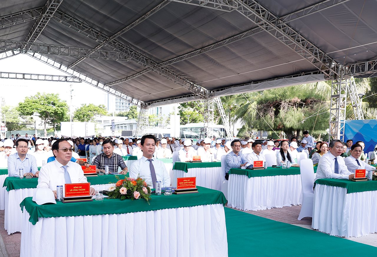 small_20240610-meeting_8.jpg