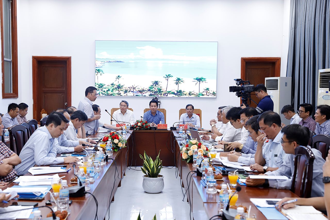 small_20240610_bo-truong-lam-viec-khanh-hoa_1.jpg