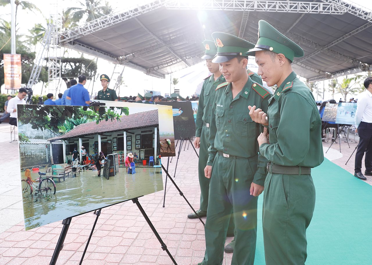 xem-tranh-1.jpg