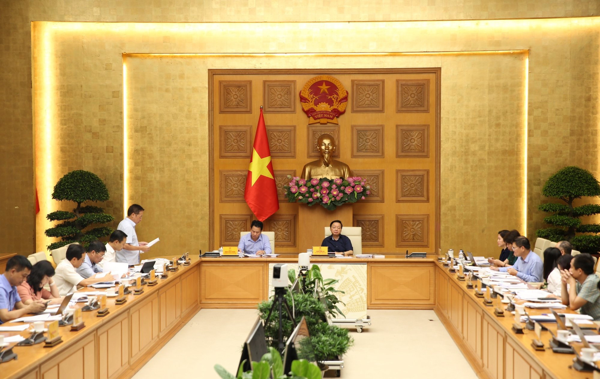 Phó Thủ tướng Trần Hồng Hà chỉ đạo hoàn thiện 3 nghị định quan trọng về đất đai- Ảnh 1. Phó Thủ tướng Trần Hồng Hà chỉ đạo hoàn thiện 3 nghị định quan trọng về đất đai- Ảnh 1.