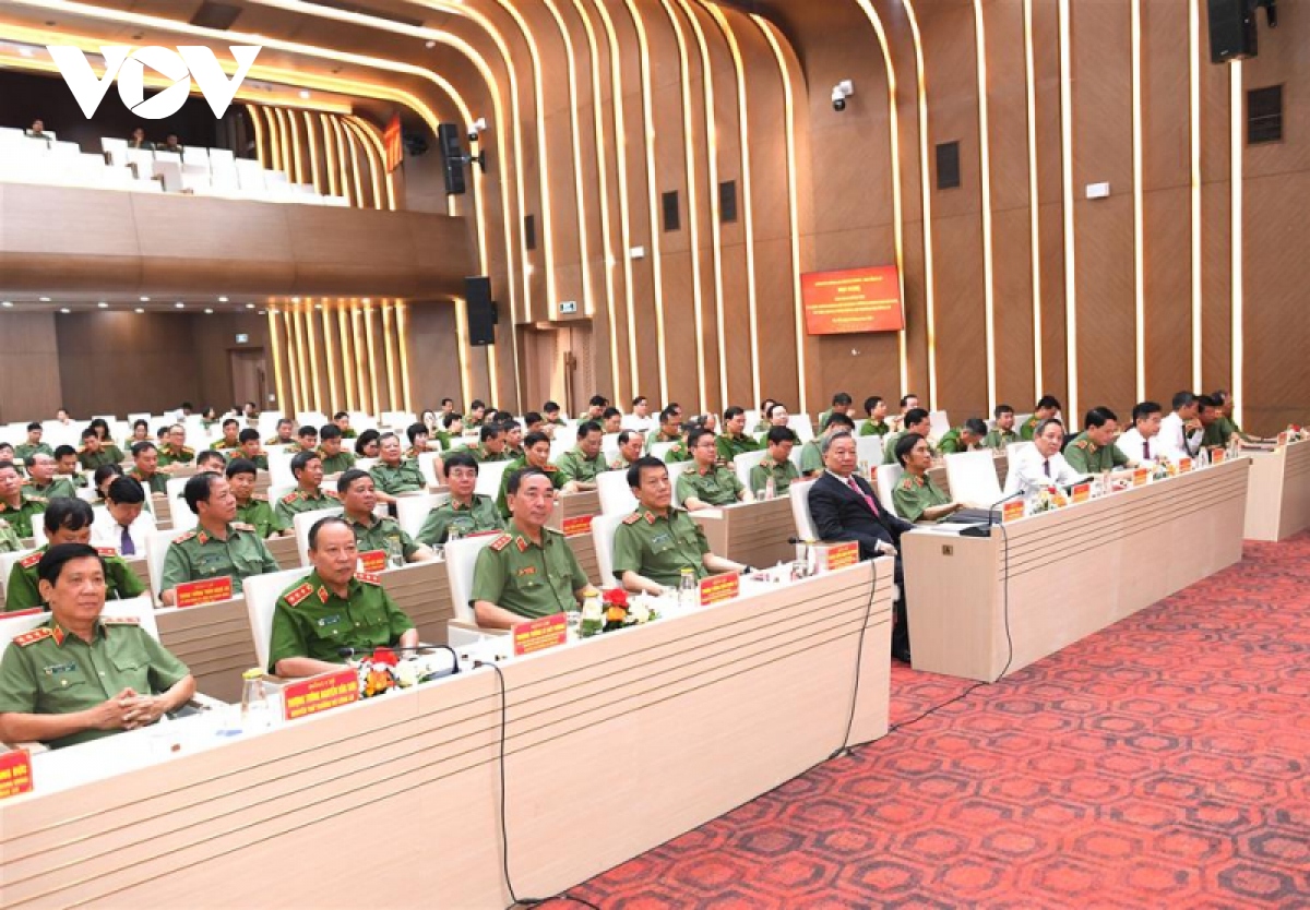 chủ tịch nước tô lâm bàn giao công tác với bộ trưởng công an lương tam quang hình ảnh 4 chu tich nuoc to lam ban giao cong tac voi bo truong cong an luong tam quang hinh anh 4
