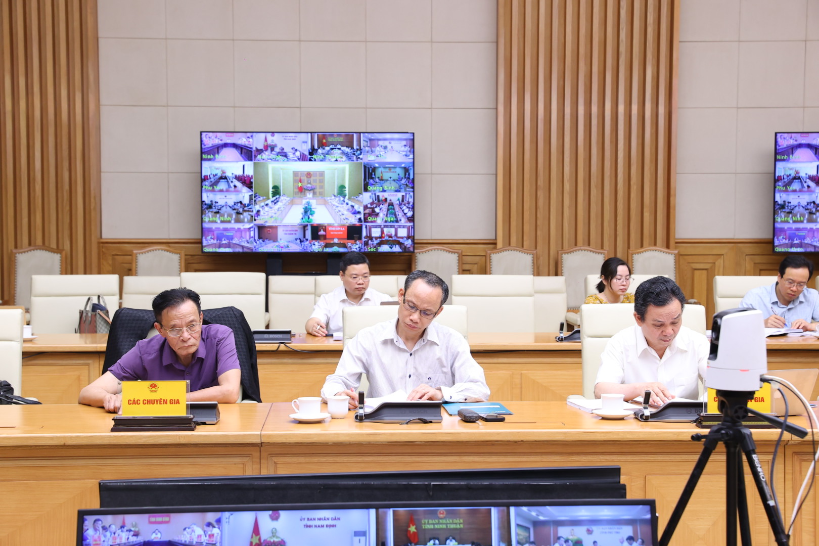 Điều tiết, cân đối thị trường bất động sản, bảo đảm chỗ ở cho người dân- Ảnh 4. Điều tiết, cân đối thị trường bất động sản, bảo đảm chỗ ở cho người dân- Ảnh 4.
