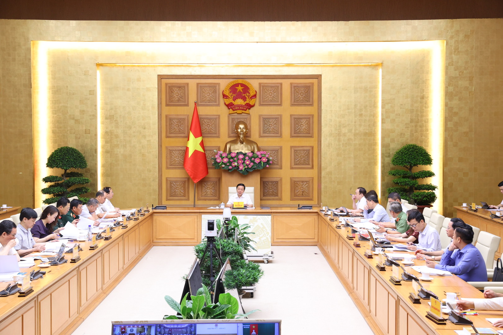 Điều tiết, cân đối thị trường bất động sản, bảo đảm chỗ ở cho người dân- Ảnh 2. Điều tiết, cân đối thị trường bất động sản, bảo đảm chỗ ở cho người dân- Ảnh 2.