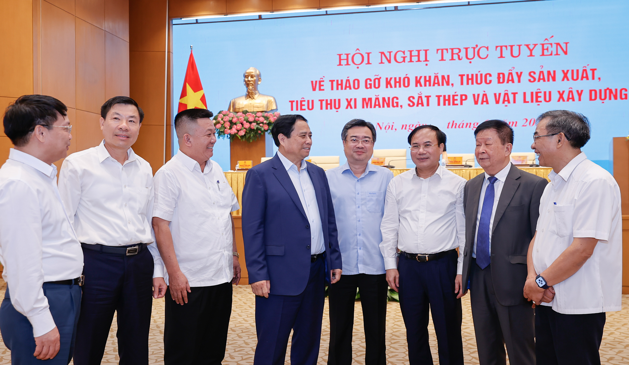 Thủ tướng: Giải pháp căn cơ, toàn diện, hiệu quả để tháo gỡ khó khăn, thúc đẩy sản xuất, kinh doanh vật liệu xây dựng- Ảnh 7. Thủ tướng: Giải pháp căn cơ, toàn diện, hiệu quả để tháo gỡ khó khăn, thúc đẩy sản xuất, kinh doanh vật liệu xây dựng- Ảnh 7.