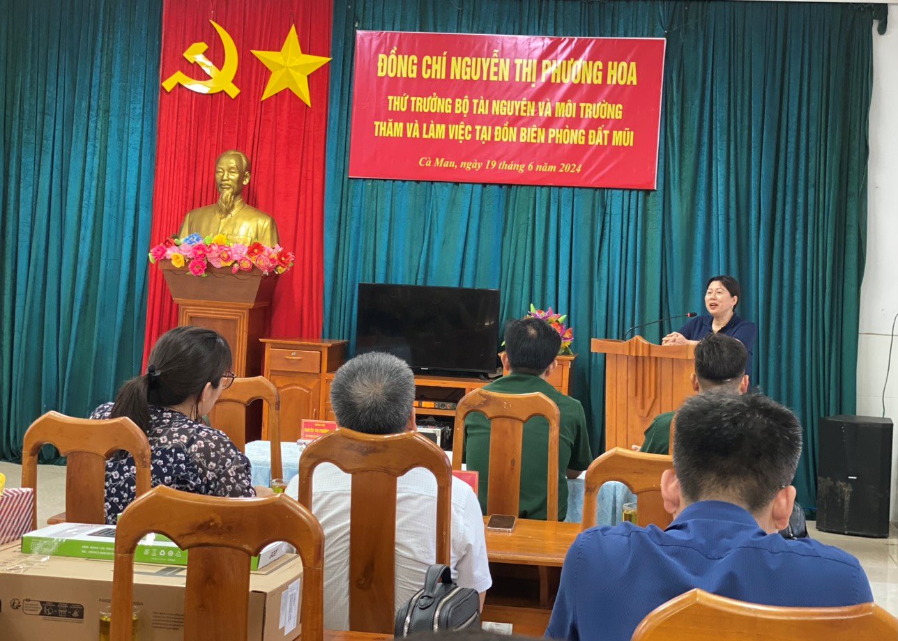 a8-quang-quang-buoi-lam-viec-o-dat-mui(1).jpg