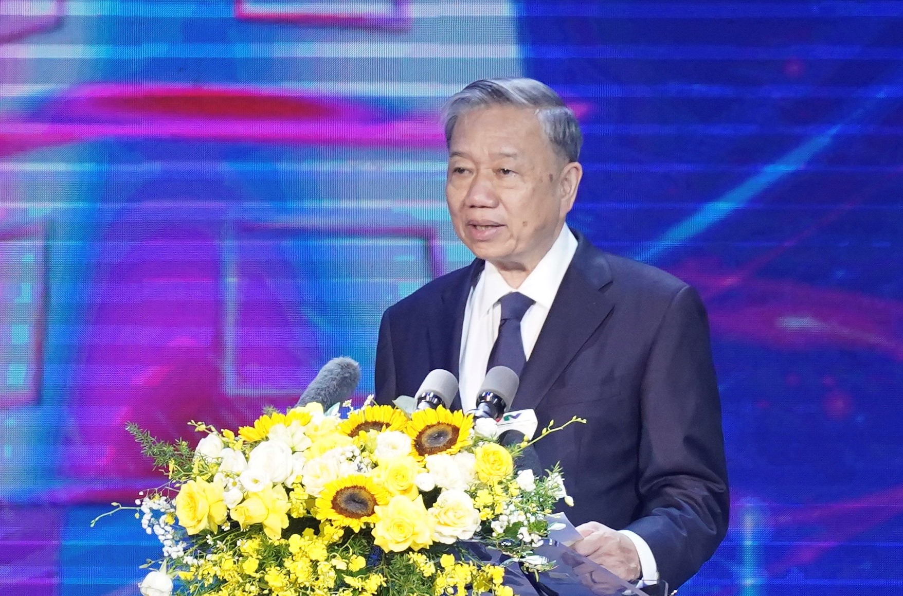 Người làm báo cách mạng phải đáp ứng được những đòi hỏi cao về trí tuệ, bản lĩnh, sự dấn thân- Ảnh 1. Người làm báo cách mạng phải đáp ứng được những đòi hỏi cao về trí tuệ, bản lĩnh, sự dấn thân- Ảnh 1.