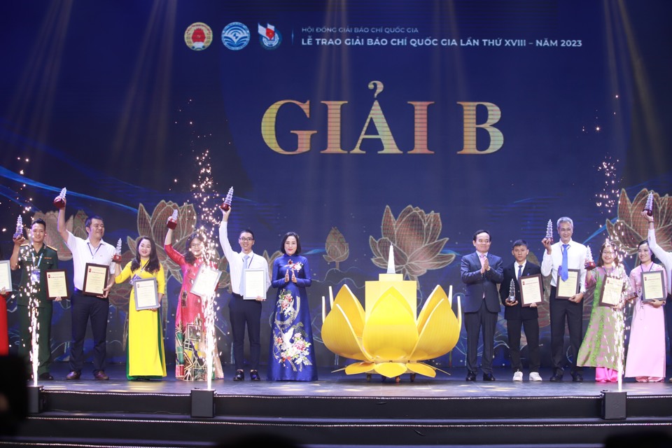 Người làm báo cách mạng phải đáp ứng được những đòi hỏi cao về trí tuệ, bản lĩnh, sự dấn thân- Ảnh 3. Người làm báo cách mạng phải đáp ứng được những đòi hỏi cao về trí tuệ, bản lĩnh, sự dấn thân- Ảnh 3.