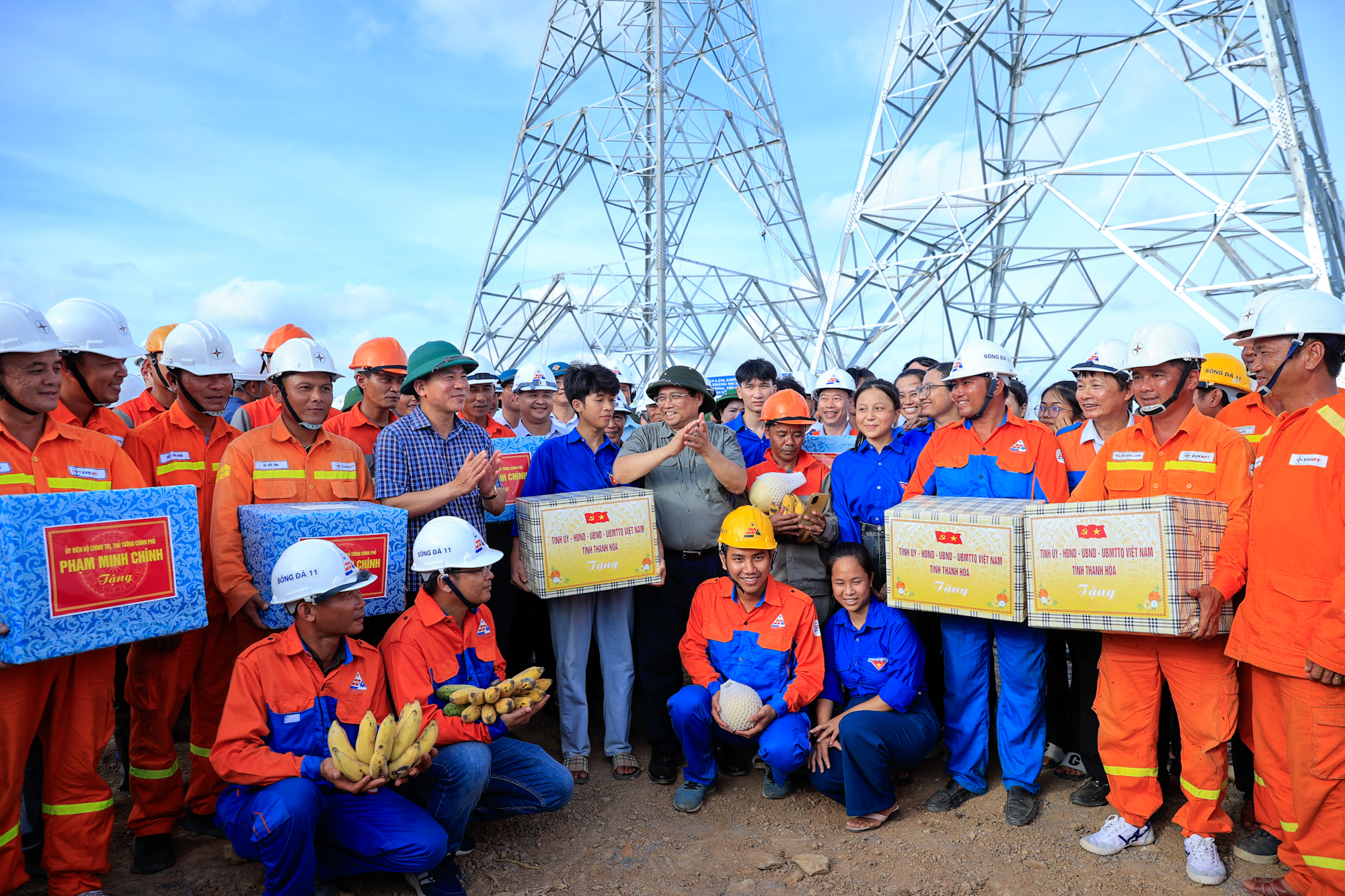 Thủ tướng kiểm tra, động viên, đôn đốc dự án đường dây 500 kV mạch 3- Ảnh 13. Thủ tướng kiểm tra, động viên, đôn đốc dự án đường dây 500 kV mạch 3- Ảnh 13.