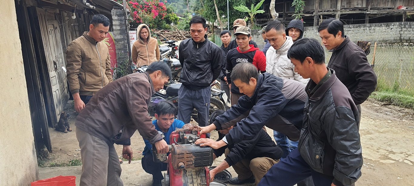 lop-day-nghe-sua-chua-may-nong-nghiep.jpg