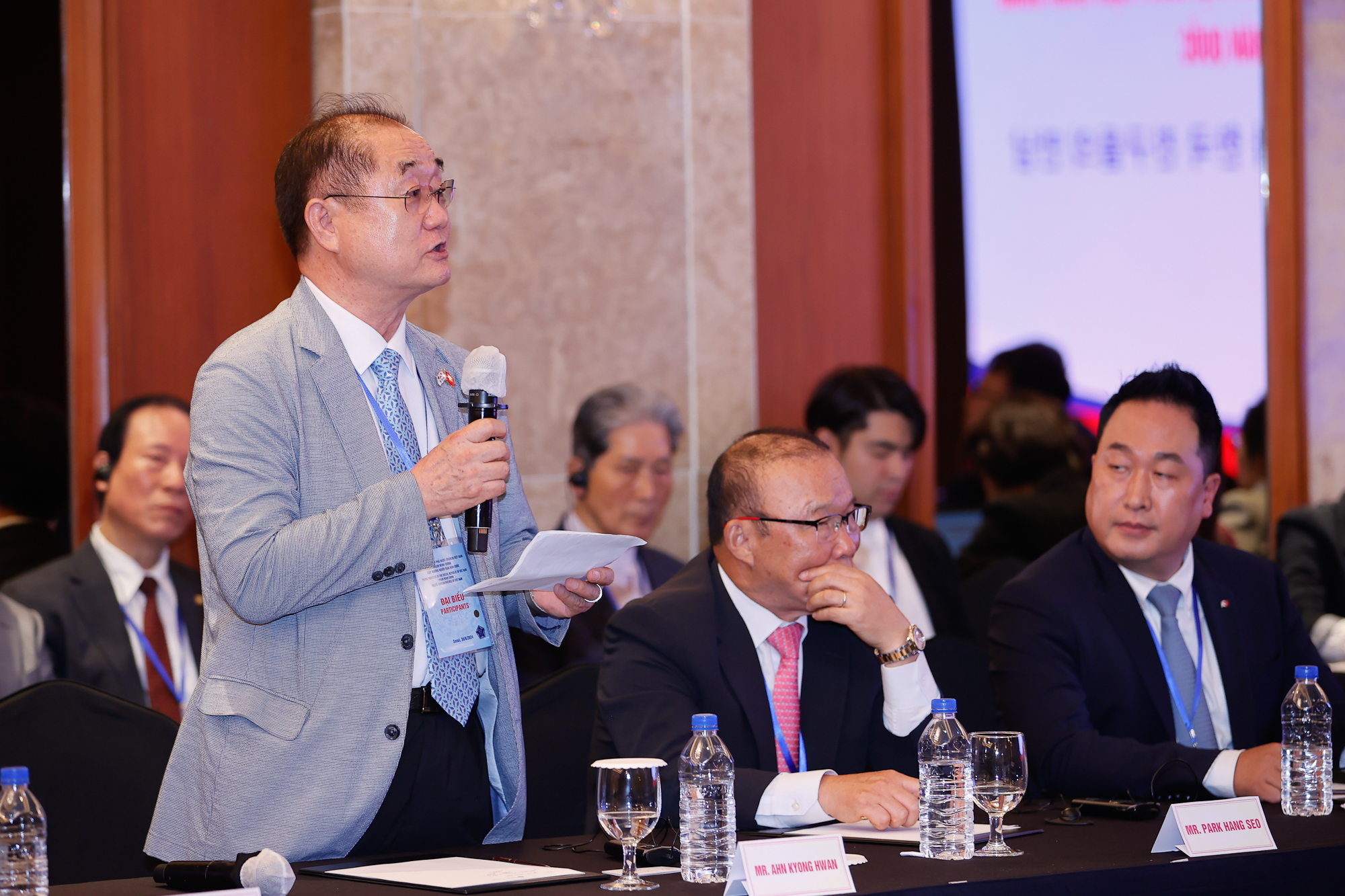 Cuộc gặp xúc động của Thủ tướng Phạm Minh Chính với những người bạn Hàn Quốc- Ảnh 7. Cuộc gặp xúc động của Thủ tướng Phạm Minh Chính với những người bạn Hàn Quốc- Ảnh 7.