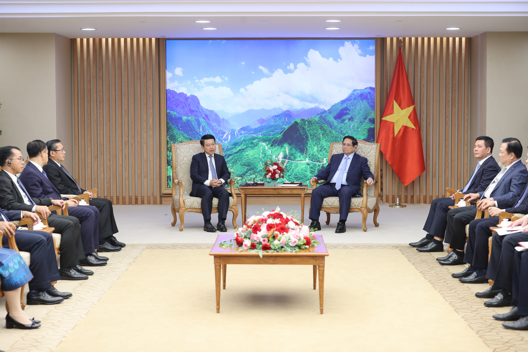 Thủ tướng Phạm Minh Chính tiếp Phó Thủ tướng Chính phủ, Bộ trưởng Ngoại giao Lào- Ảnh 3. Thủ tướng Phạm Minh Chính tiếp Phó Thủ tướng Chính phủ, Bộ trưởng Ngoại giao Lào- Ảnh 3.