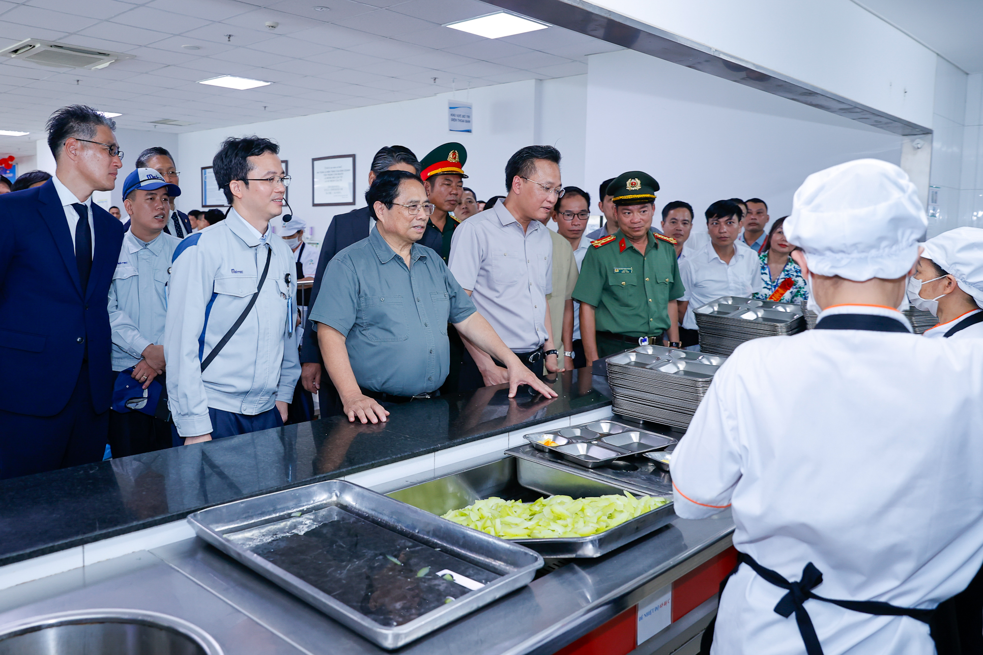 Thủ tướng dự lễ khởi công, thăm một số dự án trọng điểm tại Hưng Yên- Ảnh 8. Thủ tướng dự lễ khởi công, thăm một số dự án trọng điểm tại Hưng Yên- Ảnh 8.