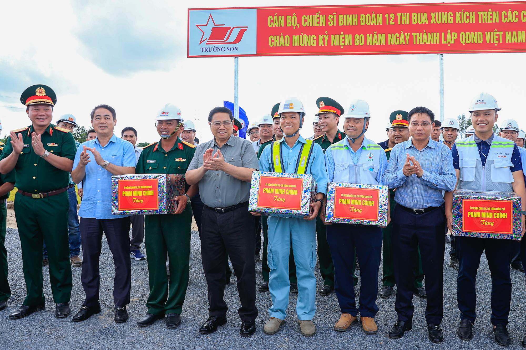 Thủ tướng: Dứt khoát hoàn thành cao tốc Cần Thơ - Cà Mau vào cuối năm 2025- Ảnh 1. Thủ tướng: Dứt khoát hoàn thành cao tốc Cần Thơ - Cà Mau vào cuối năm 2025- Ảnh 1.