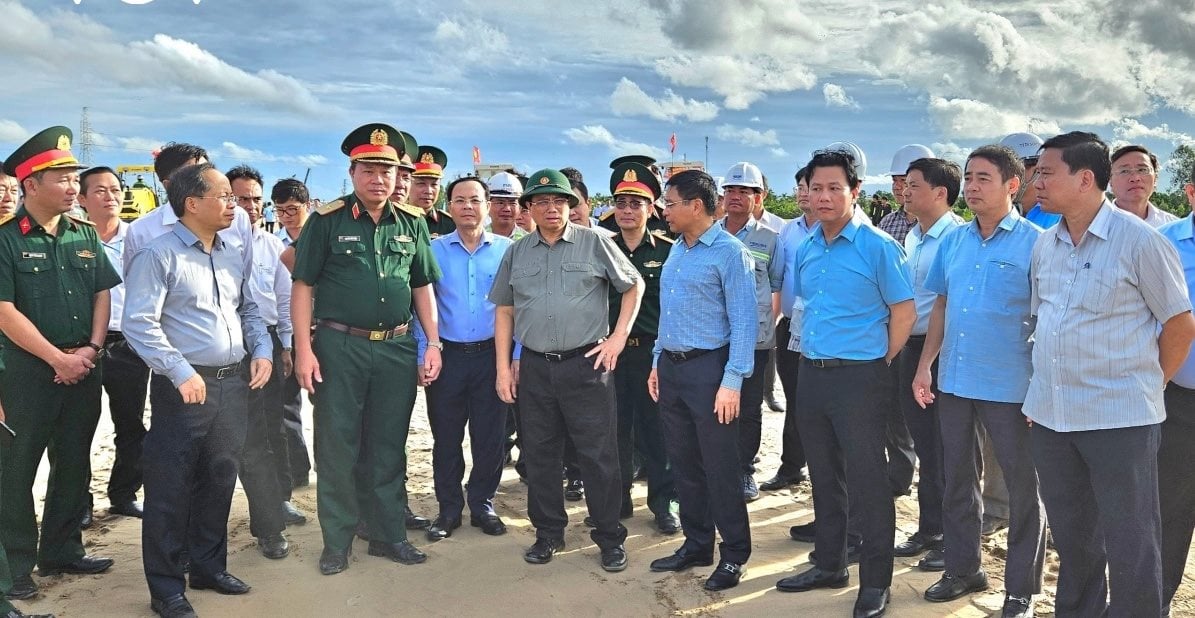 thu_tuong_kiem_tra_du_an_can_tho_-_ca_mau_thuoc_du_an_xay_dung_cong_trinh_duong_bo_cao_toc_bac_-_nam_phia_dong(1).jpg