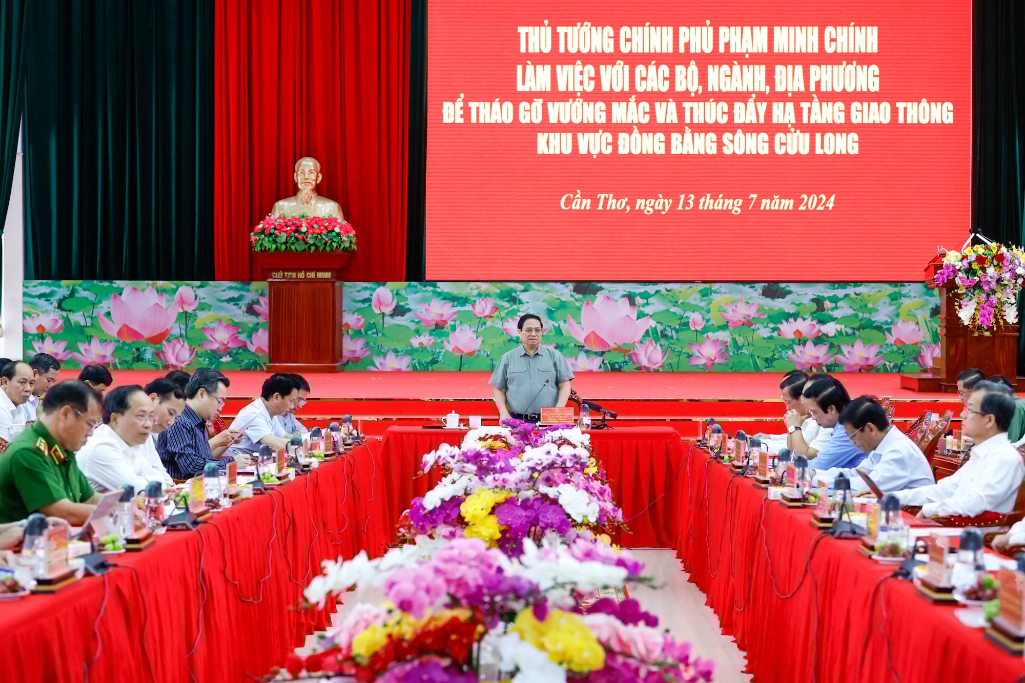 Thủ tướng: Phấn đấu đưa các cao tốc tại ĐBSCL vượt tiến độ- Ảnh 2. Thủ tướng: Phấn đấu đưa các cao tốc tại ĐBSCL vượt tiến độ- Ảnh 2.