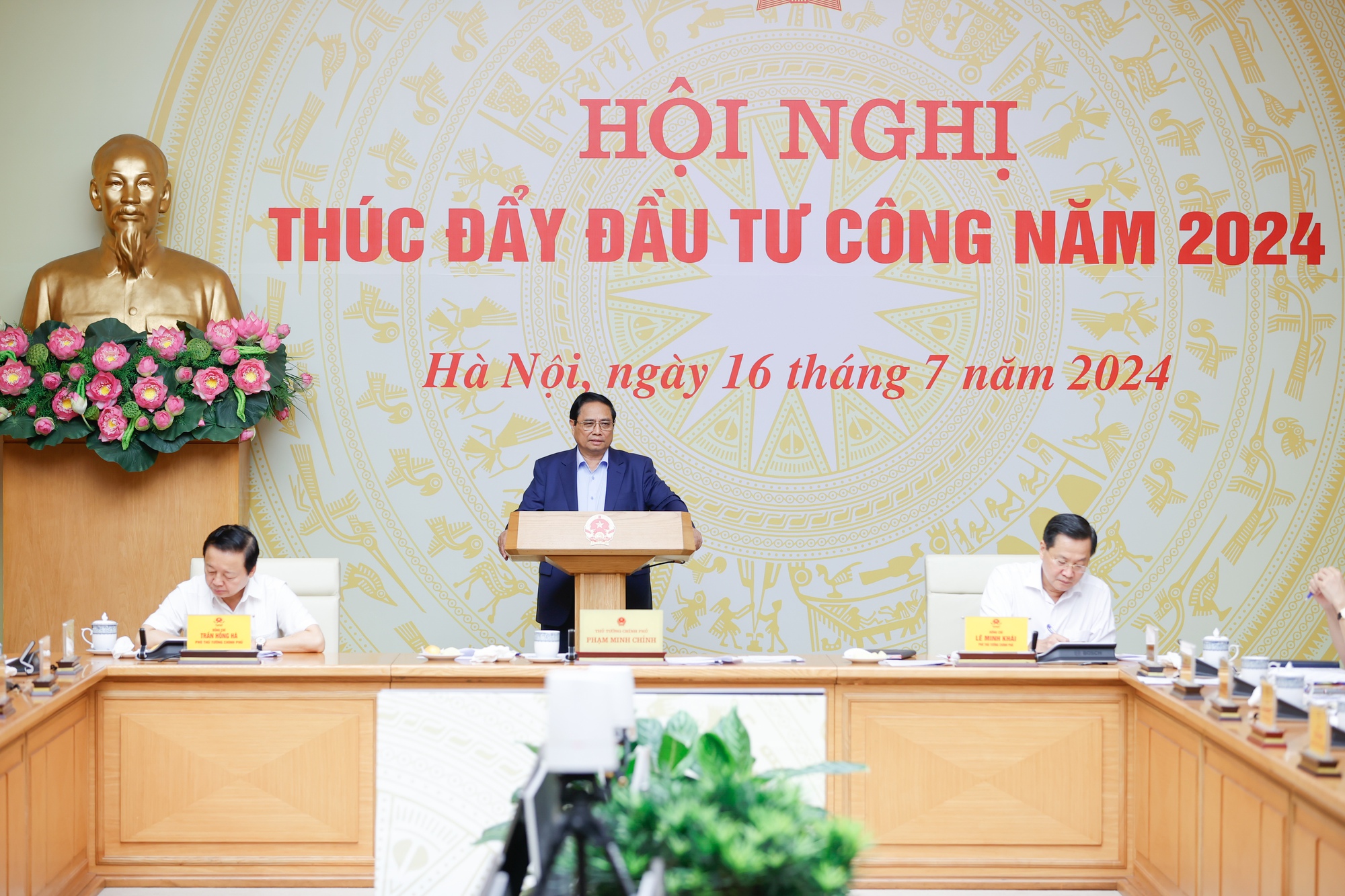 Thủ tướng: '5 quyết tâm', '5 bảo đảm' để thúc đẩy giải ngân, sử dụng hiệu quả nhất nguồn vốn gần 670 nghìn tỷ đồng- Ảnh 9. Thủ tướng: '5 quyết tâm', '5 bảo đảm' để thúc đẩy giải ngân, sử dụng hiệu quả nhất nguồn vốn gần 670 nghìn tỷ đồng- Ảnh 9.