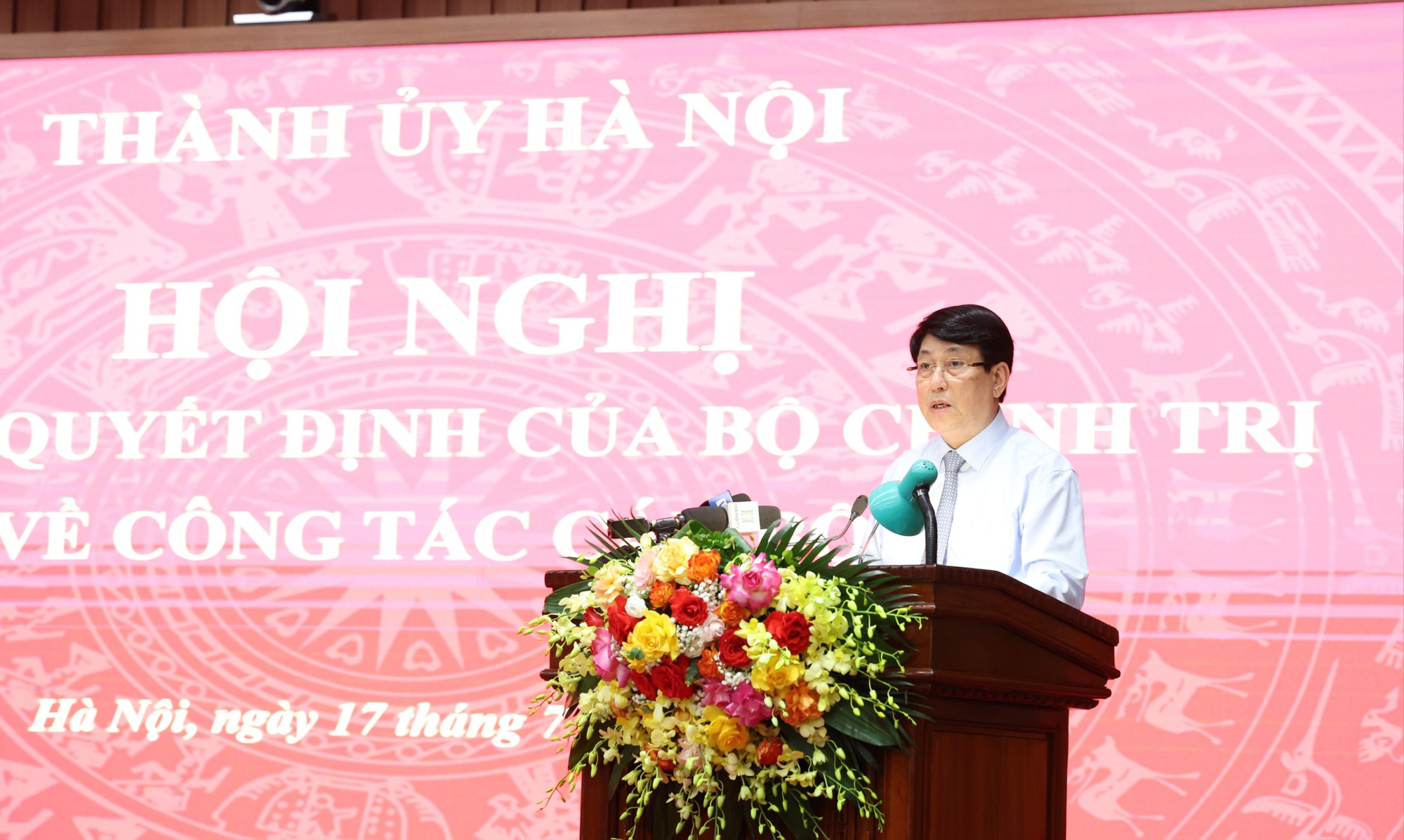 Đồng chí Bùi Thị Minh Hoài được phân công giữ chức Bí thư Thành ủy Hà Nội- Ảnh 2. Đồng chí Bùi Thị Minh Hoài được phân công giữ chức Bí thư Thành ủy Hà Nội- Ảnh 2.