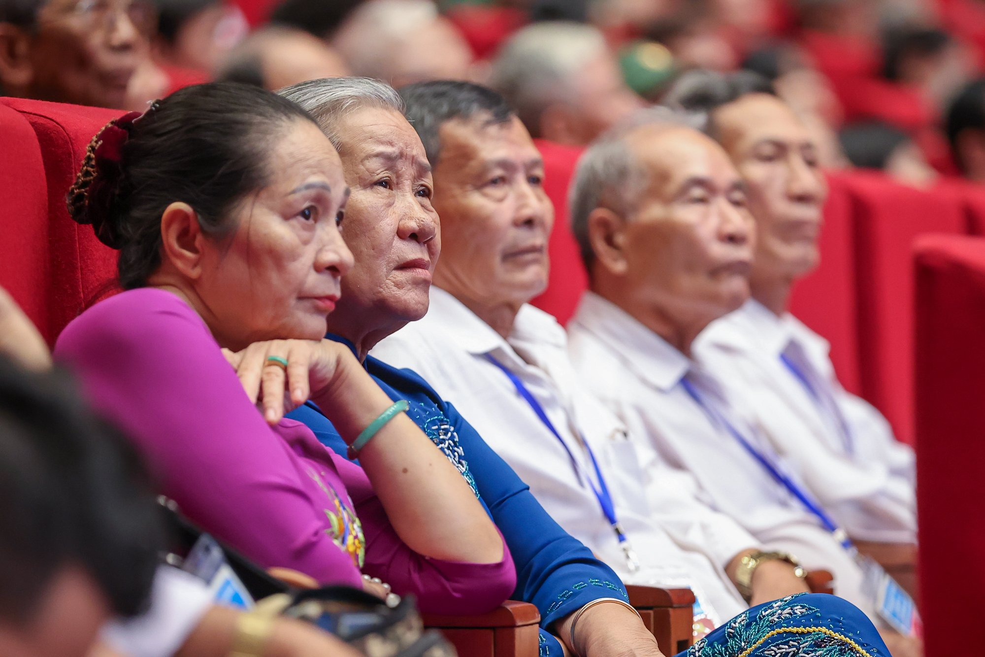Thủ tướng: Đẩy mạnh công tác 'đền ơn đáp nghĩa' với trách nhiệm lớn lao và nghĩa tình sâu nặng- Ảnh 5. Thủ tướng: Đẩy mạnh công tác 'đền ơn đáp nghĩa' với trách nhiệm lớn lao và nghĩa tình sâu nặng- Ảnh 5.