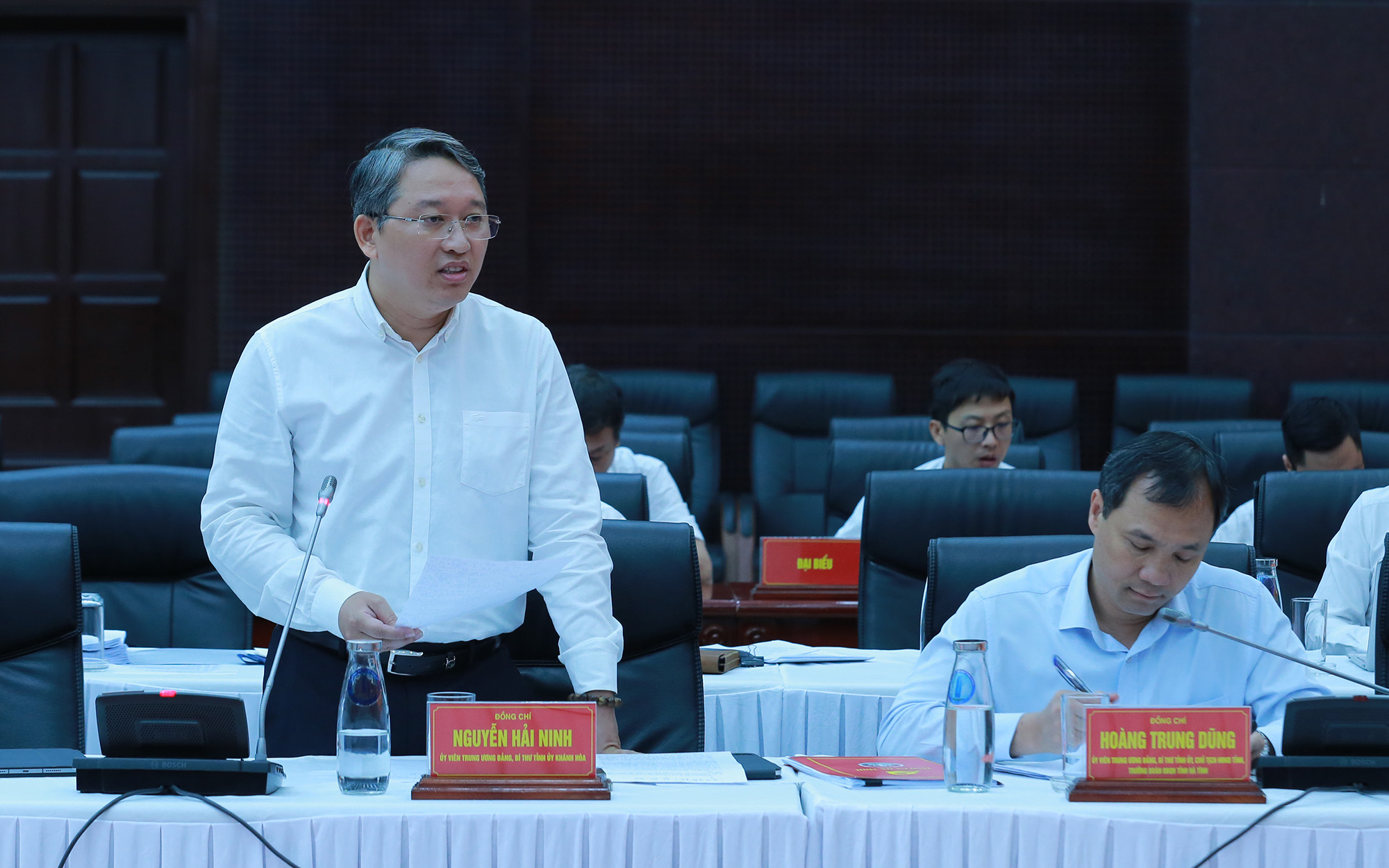 Đổi mới mạnh mẽ tư duy xây dựng thể chế, kiến tạo không gian mới phát triển- Ảnh 4. Đổi mới mạnh mẽ tư duy xây dựng thể chế, kiến tạo không gian mới phát triển- Ảnh 4.