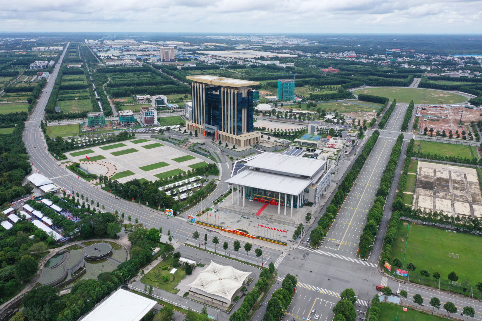 Đến năm 2050, xây dựng Bình Dương trở thành trung tâm đô thị mang tầm quốc tế- Ảnh 1. Đến năm 2050, xây dựng Bình Dương trở thành trung tâm đô thị mang tầm quốc tế- Ảnh 1.